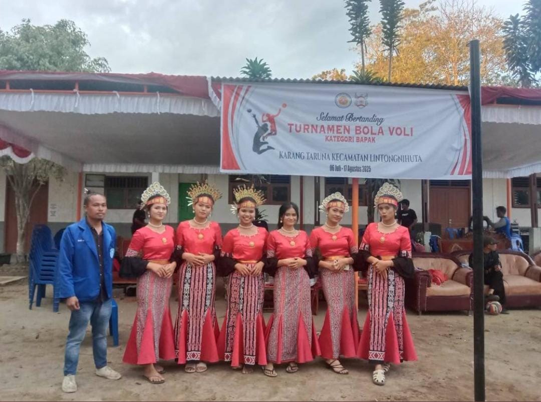 Suasana halaman sekolah